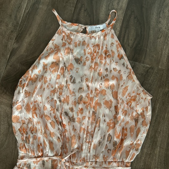 The Most Beautiful Jumpsuit - Picture 4 of 7